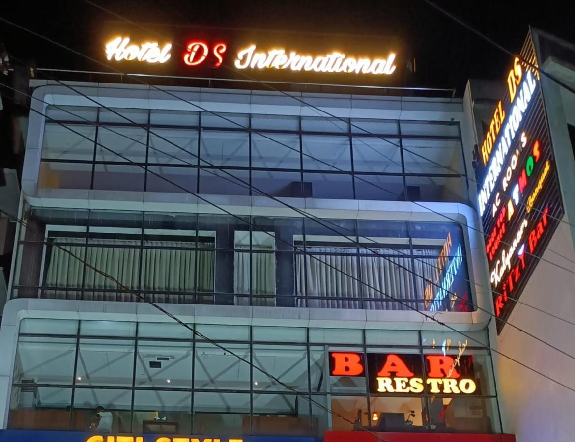 Hotel Ds International ג'משדפור מראה חיצוני תמונה
